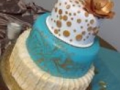 3 tier cake blue gold