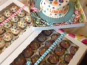cake and packcaged cupcakes