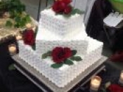 tiered cake red roses